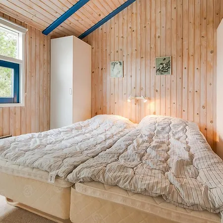 Semesterbostad Three-bedroom Holiday In *