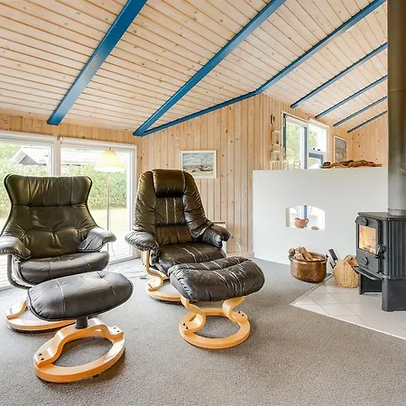 Semesterbostad Three-bedroom Holiday In *