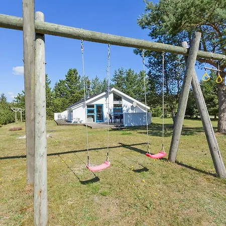 Semesterbostad Three-bedroom Holiday In *