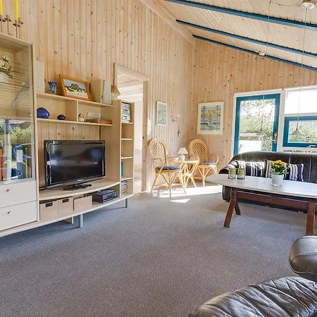 Semesterbostad Three-bedroom Holiday In *