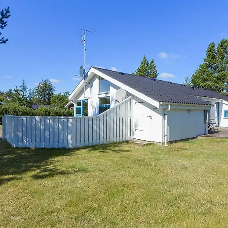 Semesterbostad Three-bedroom Holiday In *